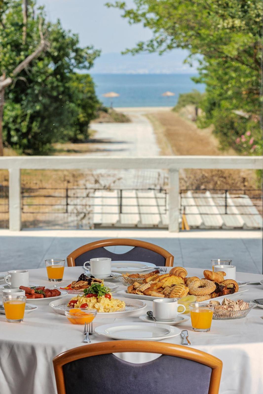 Sun Beach Hotel 아기아 트리아스 외부 사진