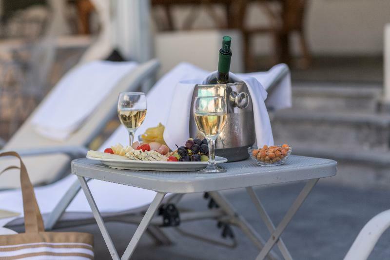 Sun Beach Hotel 아기아 트리아스 외부 사진